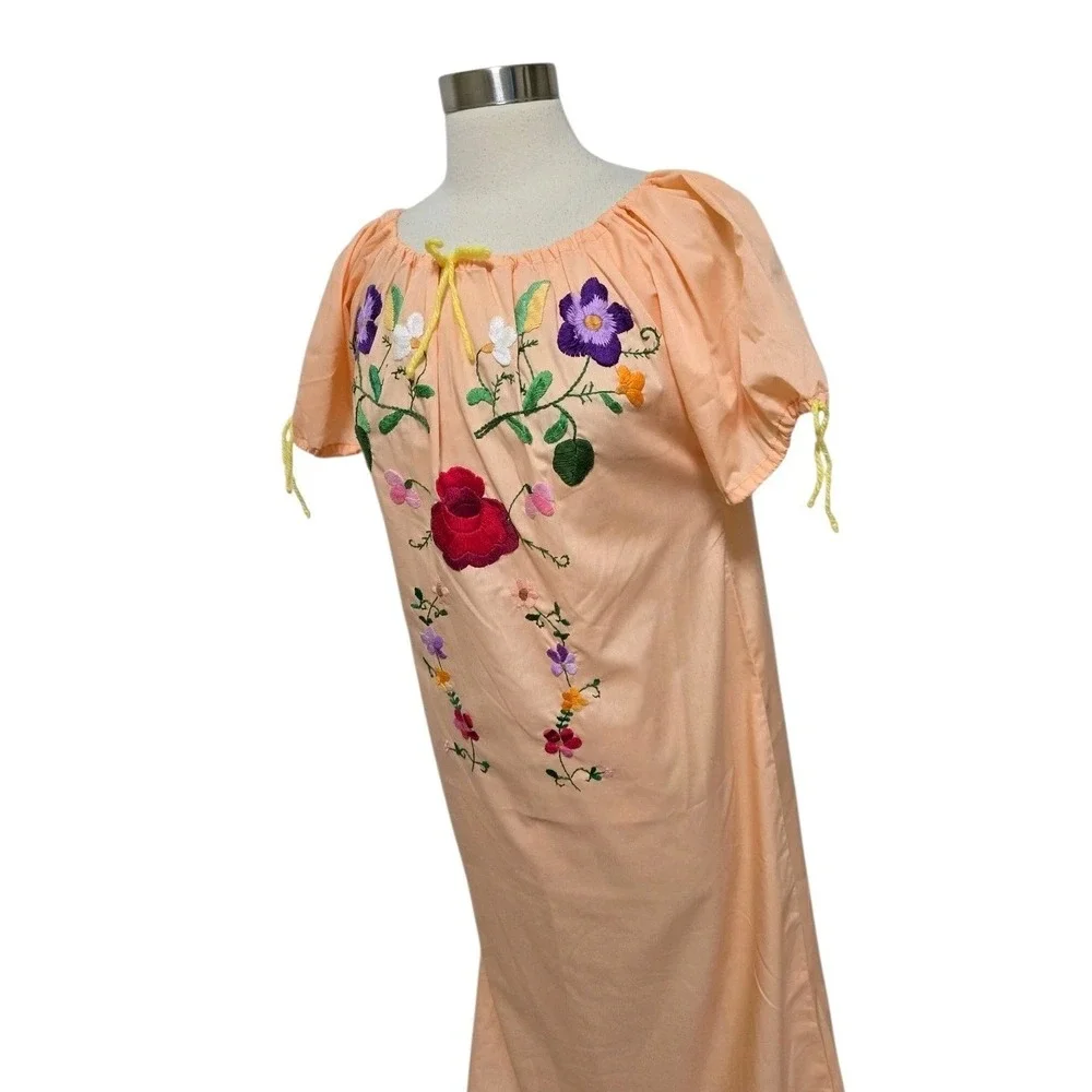 Vintage Womens Mexican Embroidered Peasant‎ Dress Boho Folk Art Festival Tunic